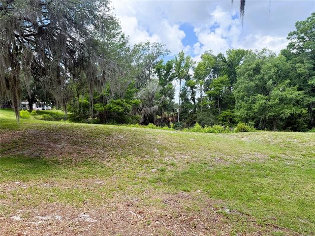 127 ROYAL PALM DRIVE, Leesburg, FL 34748