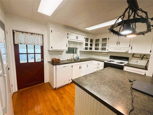 127 ROYAL PALM DRIVE, Leesburg, FL 34748