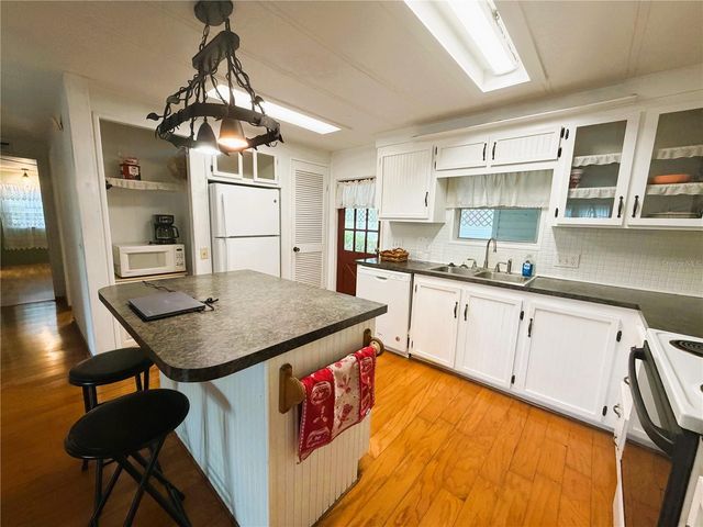 127 ROYAL PALM DRIVE, Leesburg, FL 34748