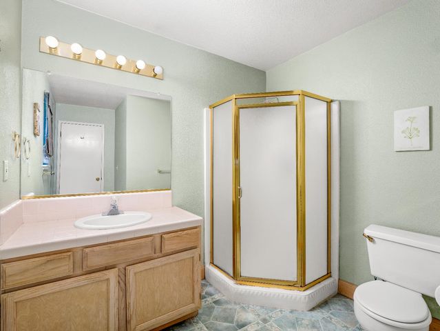 40557 Saddleback Road, Bass Lake, CA 93604