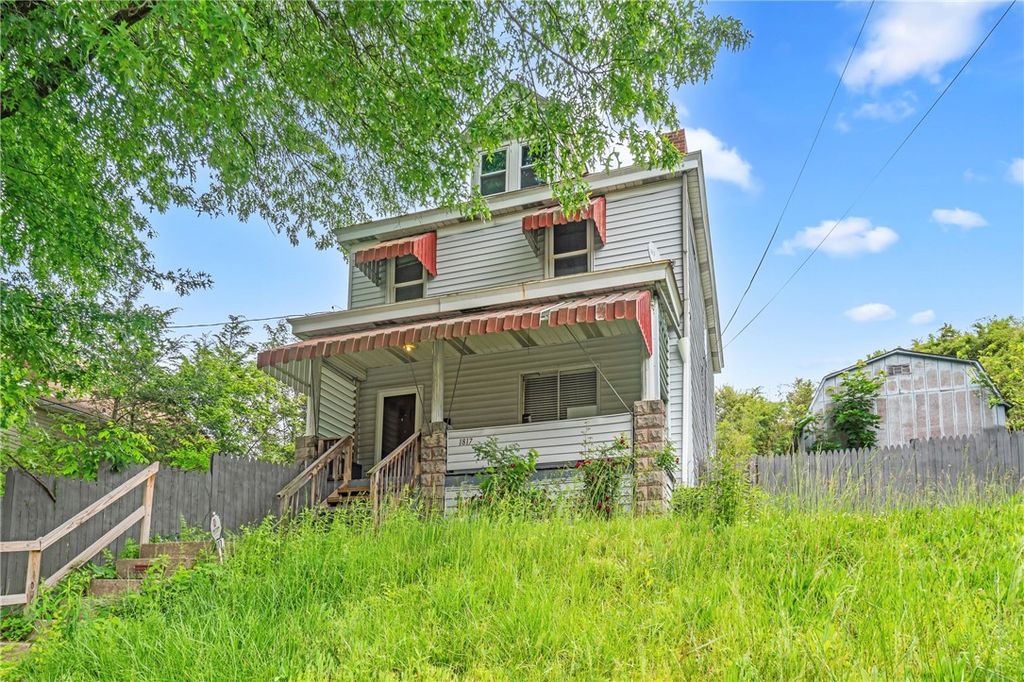 1817 Woodward Ave, Brookline, PA 15226