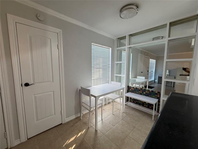 2120 El Paseo Street 611, Houston, TX 77054