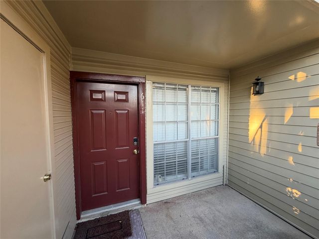 2120 El Paseo Street 611, Houston, TX 77054