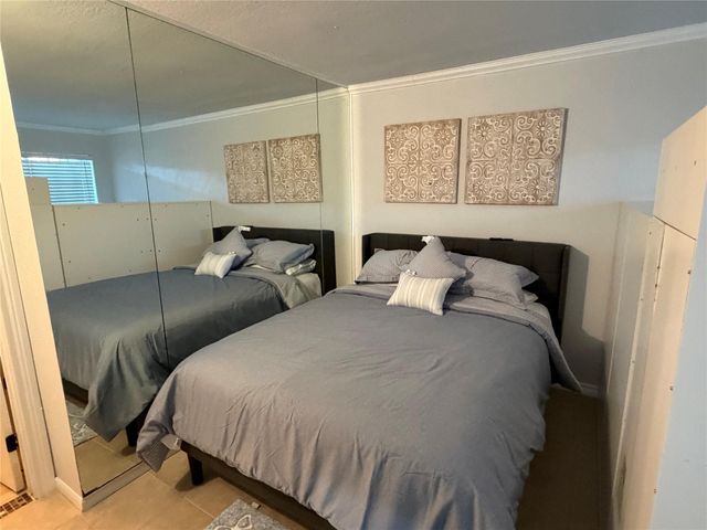 2120 El Paseo Street 611, Houston, TX 77054