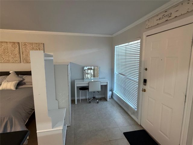 2120 El Paseo Street 611, Houston, TX 77054