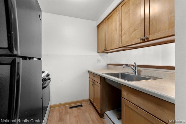 35221 Tall Oaks Drive, Sterling Heights, MI 48312