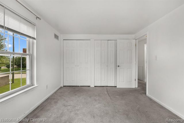 35221 Tall Oaks Drive, Sterling Heights, MI 48312