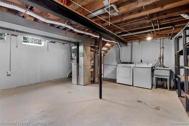 35221 Tall Oaks Drive, Sterling Heights, MI 48312