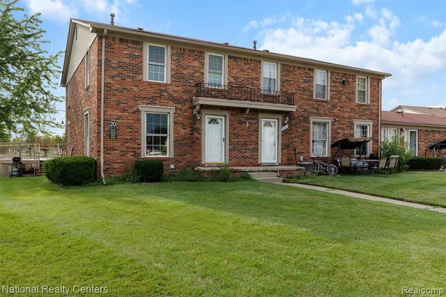 35221 Tall Oaks Drive, Sterling Heights, MI 48312