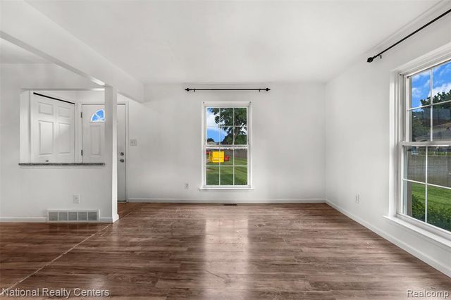 35221 Tall Oaks Drive, Sterling Heights, MI 48312