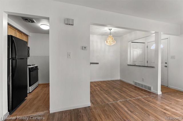 35221 Tall Oaks Drive, Sterling Heights, MI 48312