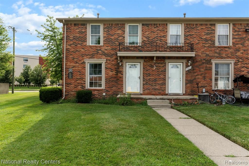 35221 Tall Oaks Drive, Sterling Heights, MI 48312