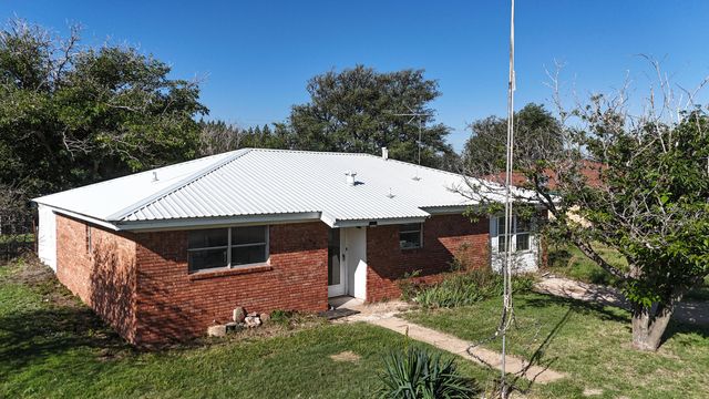 1401 Culpepper Avenue, Wilson, TX 79381