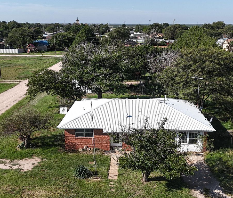 1401 Culpepper Avenue, Wilson, TX 79381