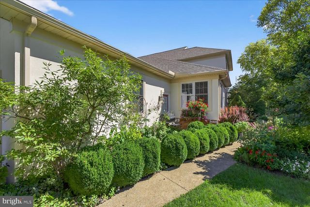 122 CREEKGATE CT, Millersville, PA 17551