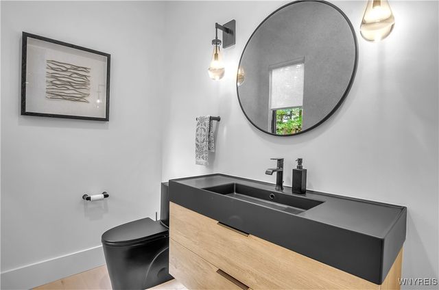 200 Paradise Road, Amherst, NY 14051