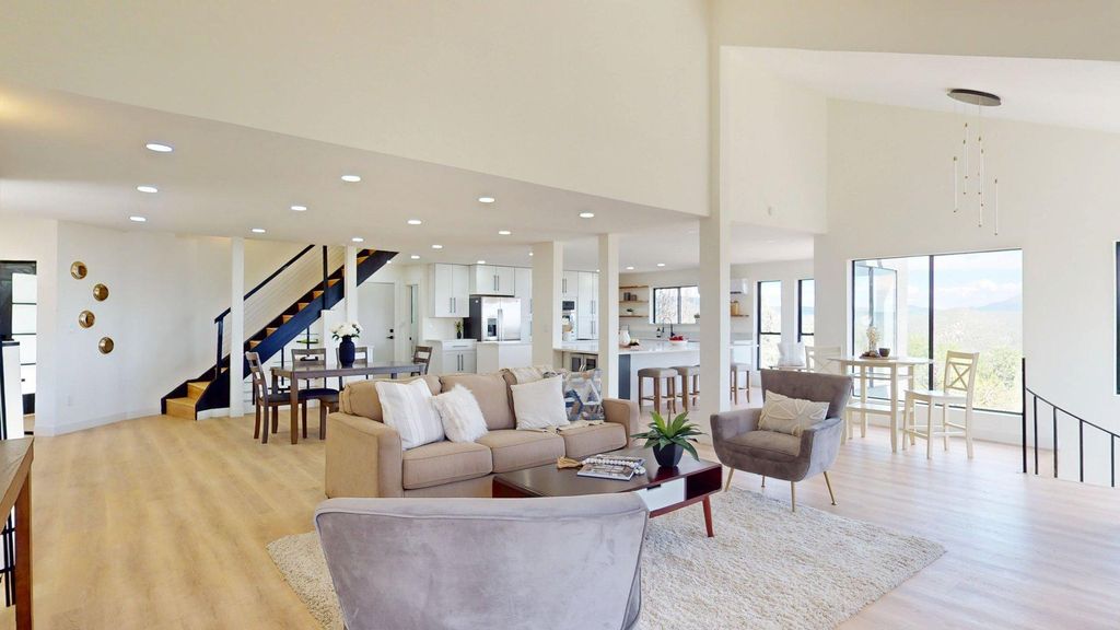 5 PINE TREE Court, Cedar Crest, NM 87008