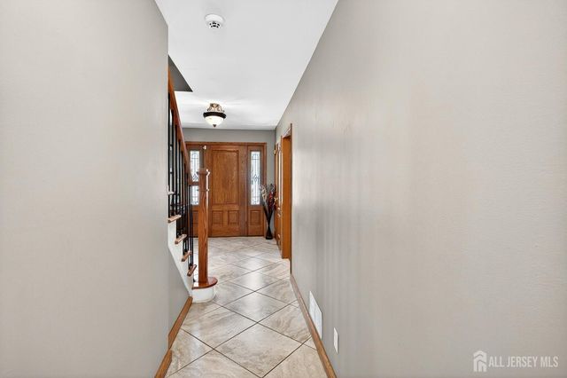 11 Apple Manor Lane, East Brunswick, NJ 08816