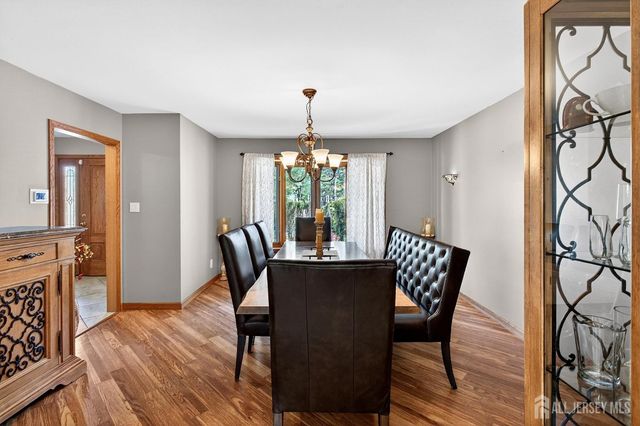 11 Apple Manor Lane, East Brunswick, NJ 08816