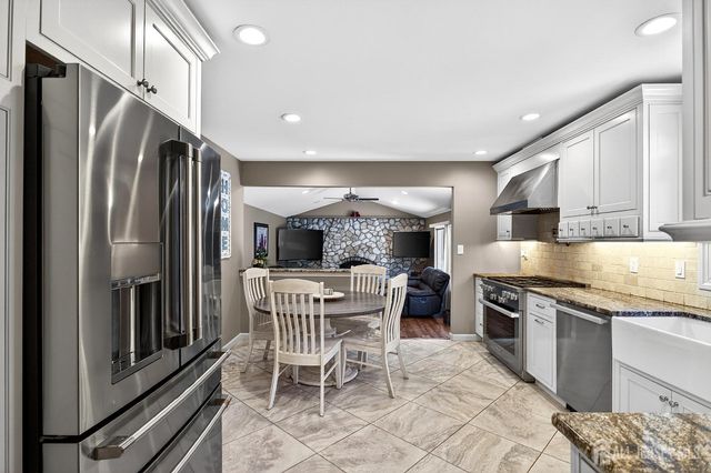 11 Apple Manor Lane, East Brunswick, NJ 08816