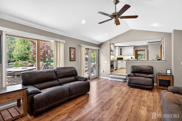 11 Apple Manor Lane, East Brunswick, NJ 08816