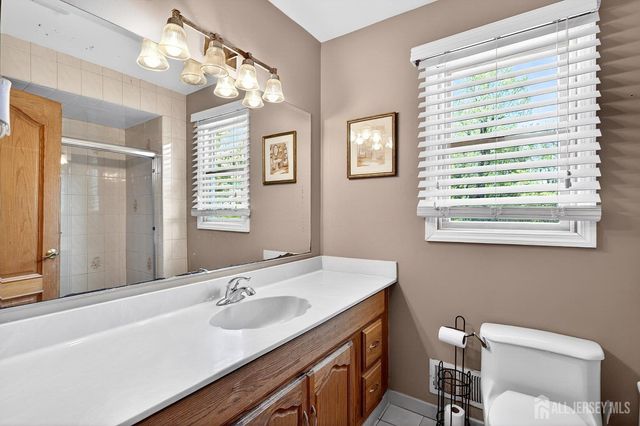 11 Apple Manor Lane, East Brunswick, NJ 08816