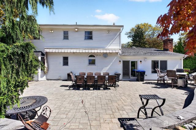 11 Apple Manor Lane, East Brunswick, NJ 08816