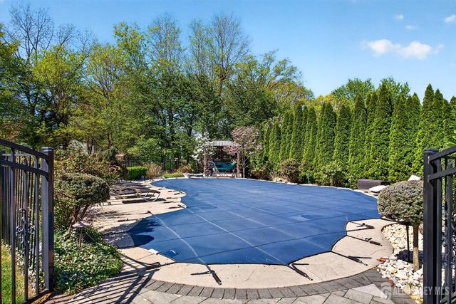 11 Apple Manor Lane, East Brunswick, NJ 08816