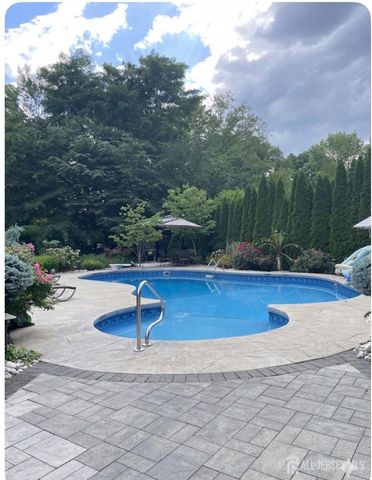 11 Apple Manor Lane, East Brunswick, NJ 08816