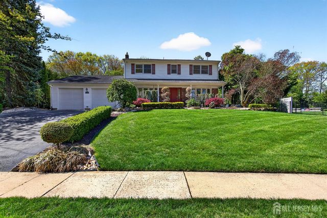 11 Apple Manor Lane, East Brunswick, NJ 08816