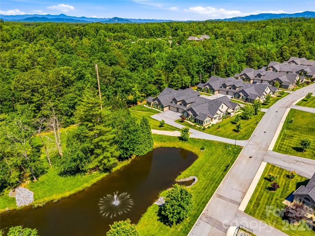 426 Summerfield Place, Flat Rock, NC 28731