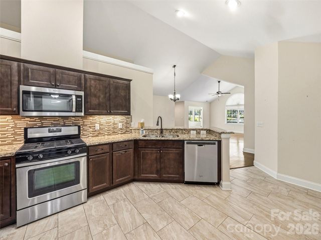426 Summerfield Place, Flat Rock, NC 28731
