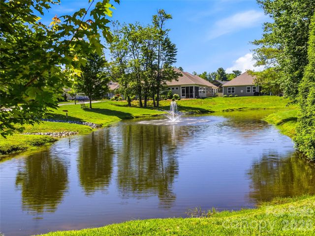 426 Summerfield Place, Flat Rock, NC 28731