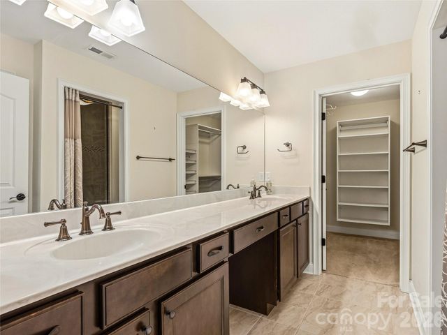 426 Summerfield Place, Flat Rock, NC 28731