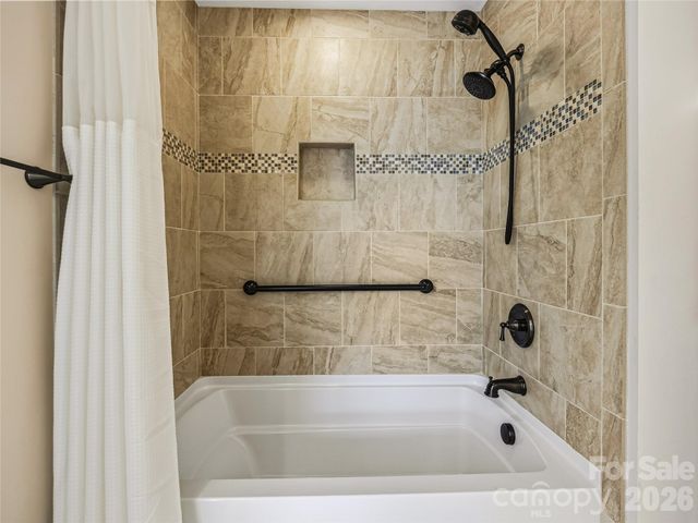 426 Summerfield Place, Flat Rock, NC 28731
