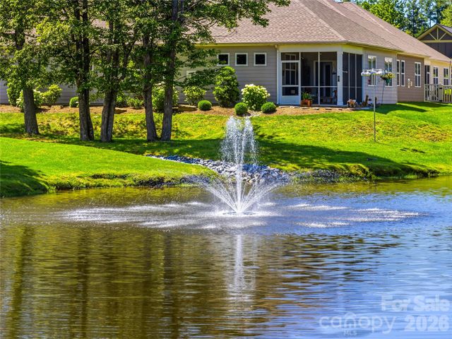 426 Summerfield Place, Flat Rock, NC 28731