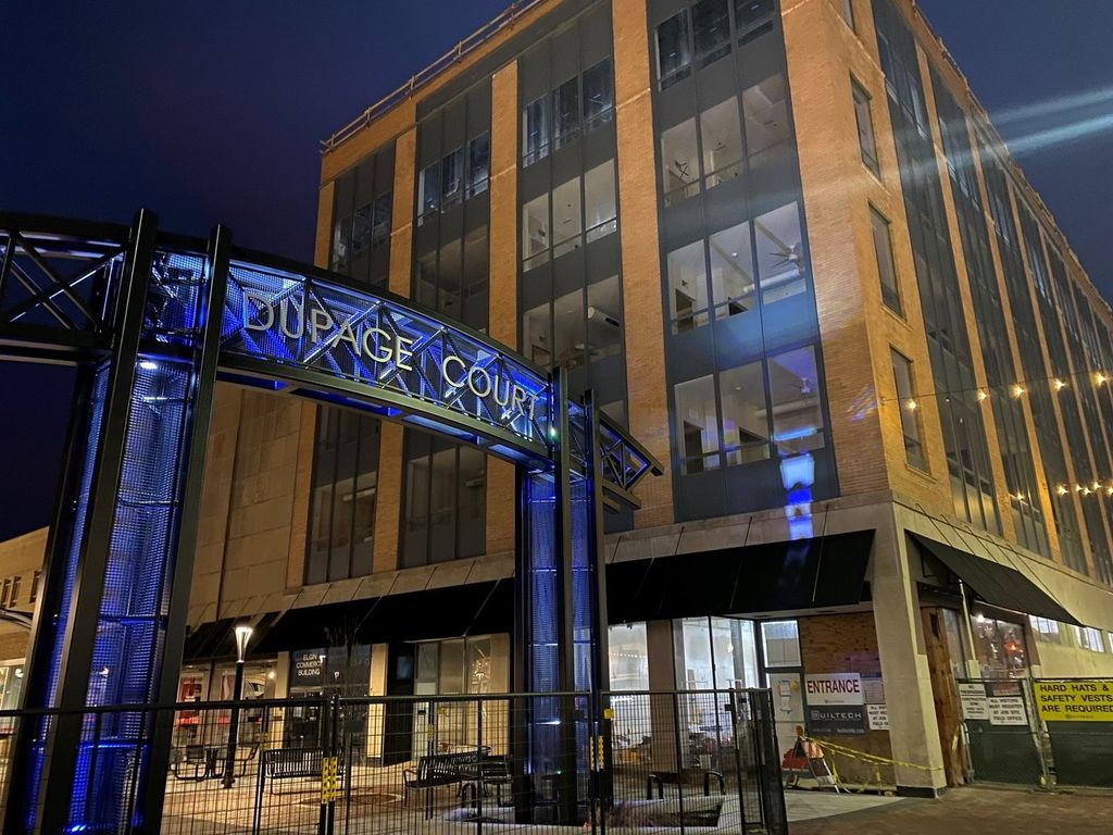 40 DuPage Court 410, Elgin, IL 60120