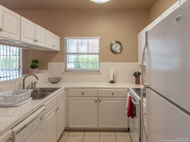 32 Chapel Hill Cir Unit 32, San Antonio, TX 78240