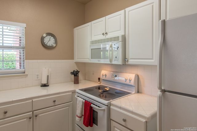 32 Chapel Hill Cir Unit 32, San Antonio, TX 78240