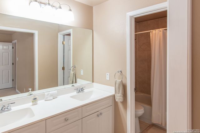 32 Chapel Hill Cir Unit 32, San Antonio, TX 78240