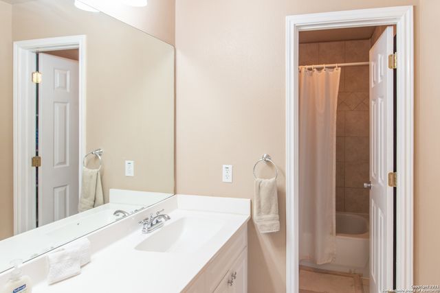 32 Chapel Hill Cir Unit 32, San Antonio, TX 78240