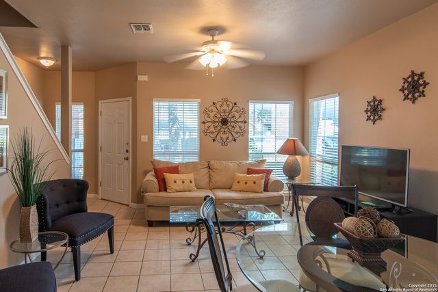 32 Chapel Hill Cir Unit 32, San Antonio, TX 78240