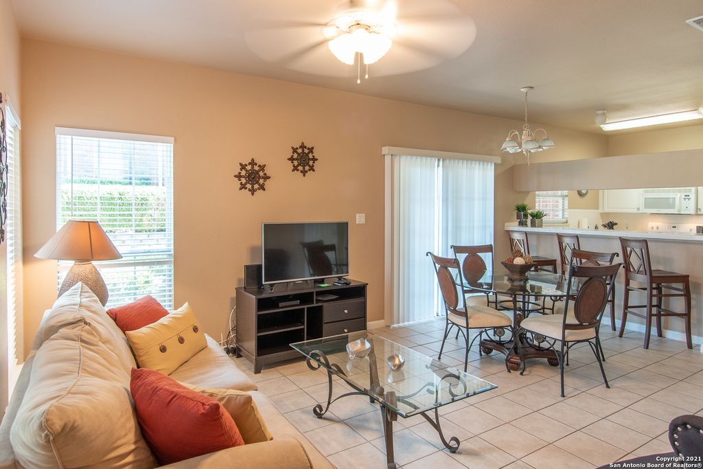 32 Chapel Hill Cir Unit 32, San Antonio, TX 78240