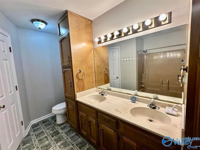 7520 Clubfield Drive, Huntsville, AL 35802