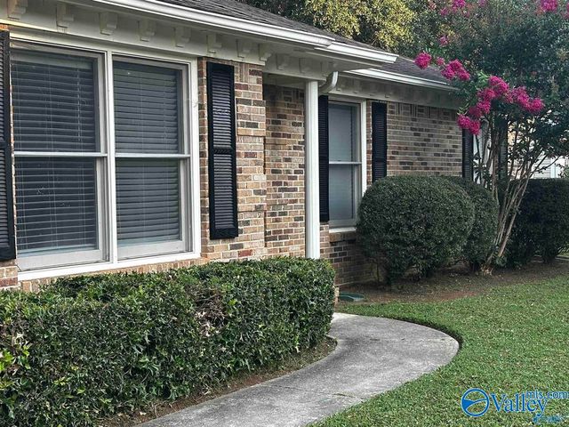 7520 Clubfield Drive, Huntsville, AL 35802