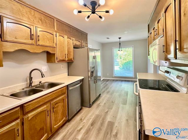 7520 Clubfield Drive, Huntsville, AL 35802