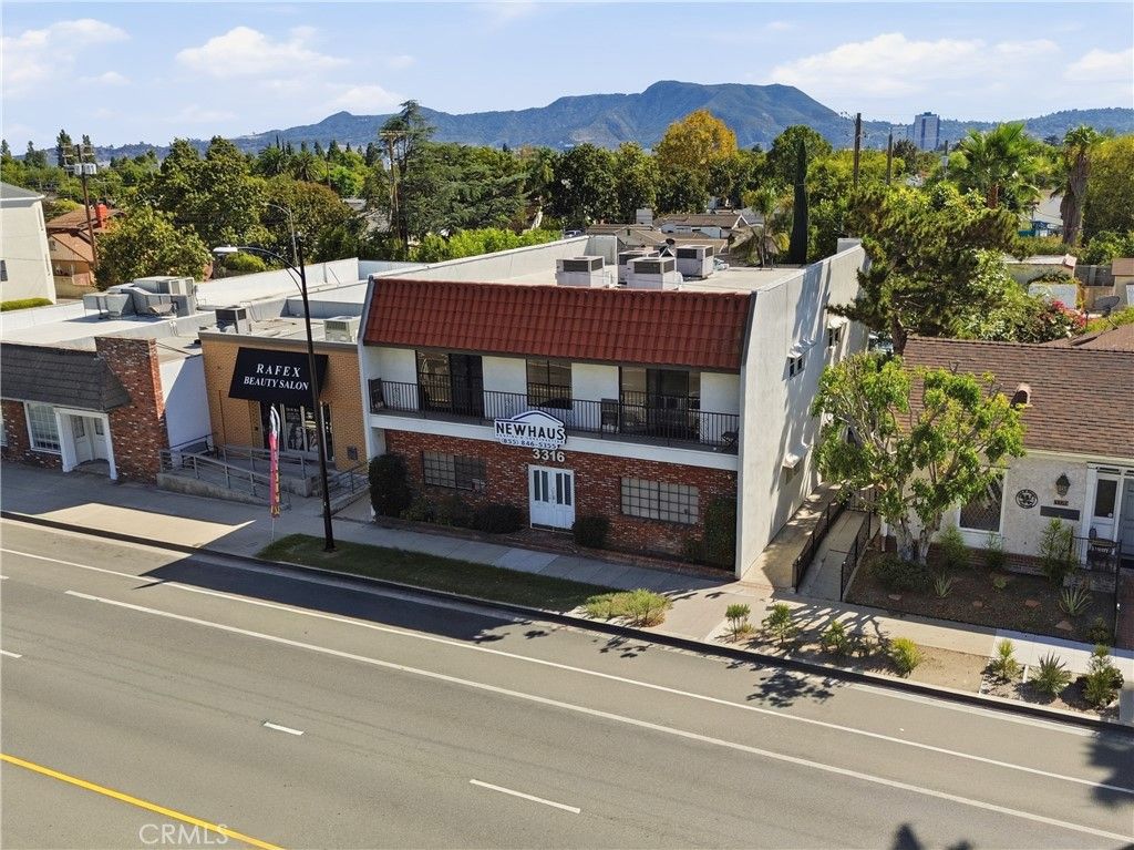 3316 W Victory Boulevard, Burbank, CA 91505 — exterior