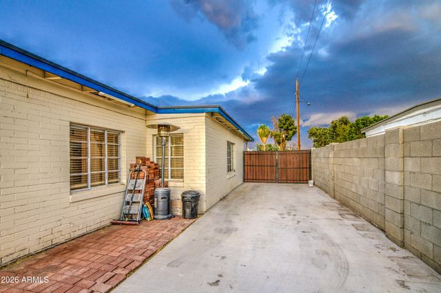 7226 N 26TH Drive, Phoenix, AZ 85051