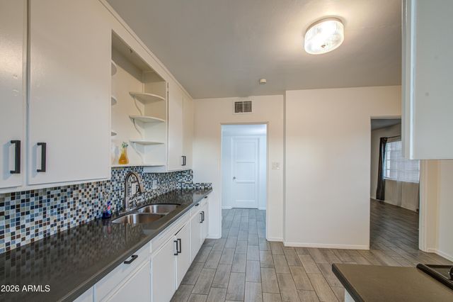 7226 N 26TH Drive, Phoenix, AZ 85051