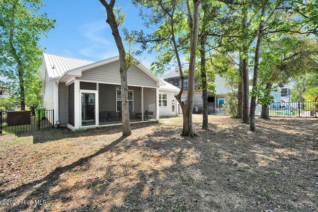 155 NE 18th Street, Oak Island, NC 28465